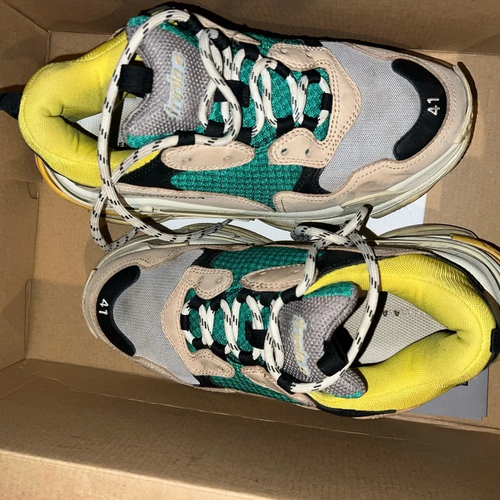 Balenciaga Beige and Teal Sneakers - Picture 2 of 4